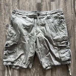 Matchstick Men's Gray Cargo Shorts sz 40